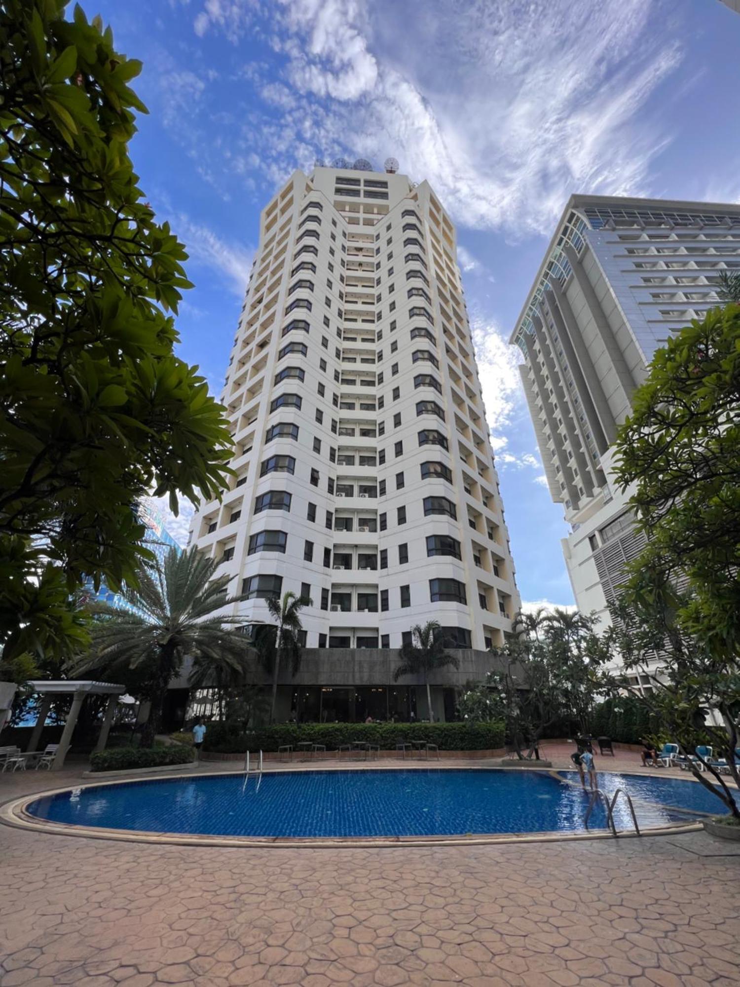 Grand Diamond Condo Suites Bangkok Exterior foto